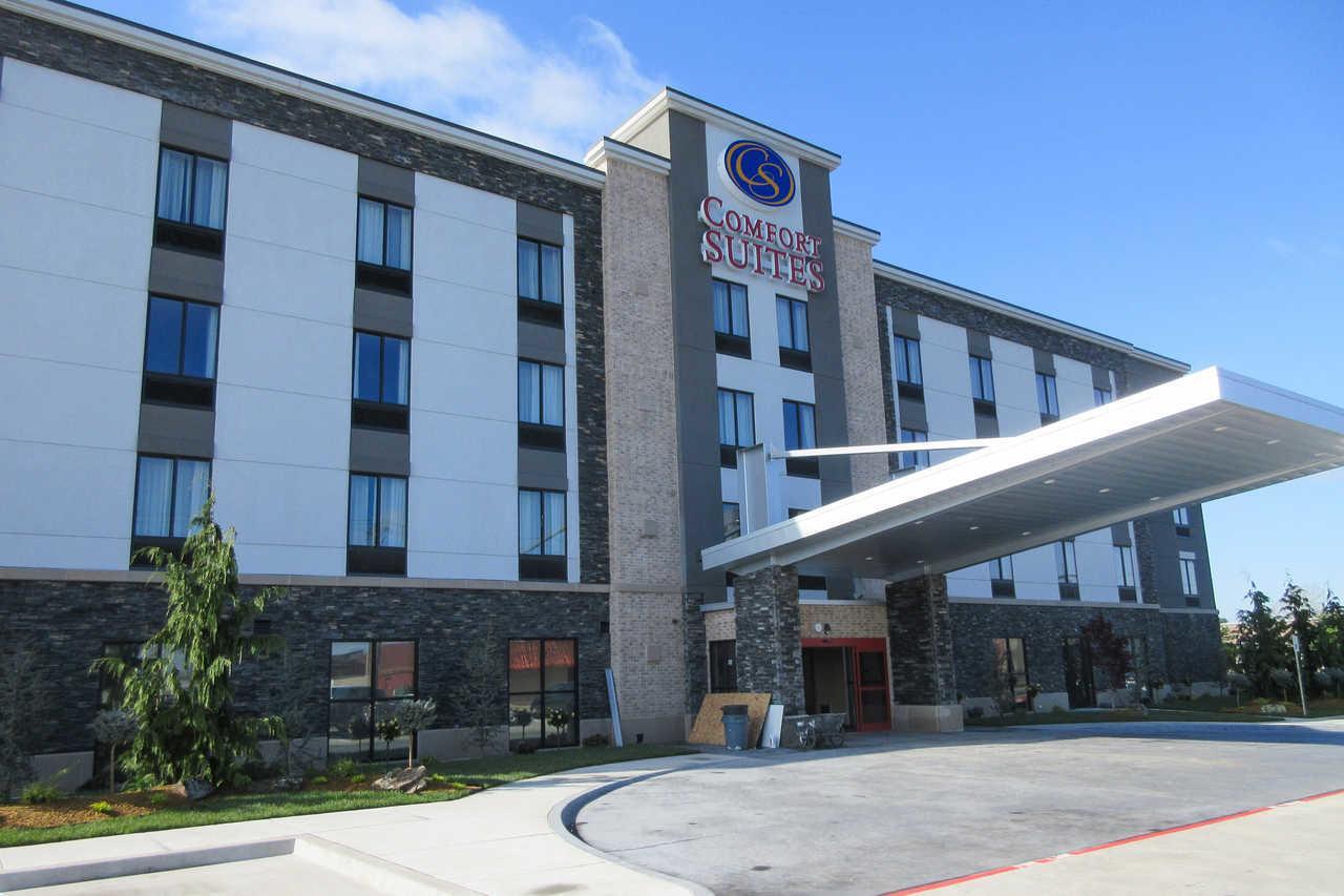 Comfort Suites Meridian And I-40 Oklahoma City Exterior photo