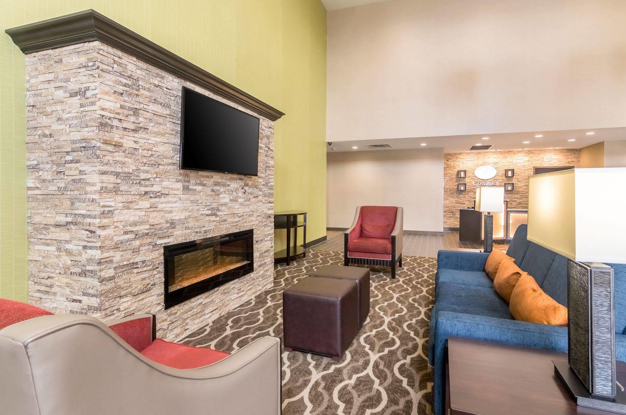 Comfort Suites Meridian And I-40 Oklahoma City Exterior photo